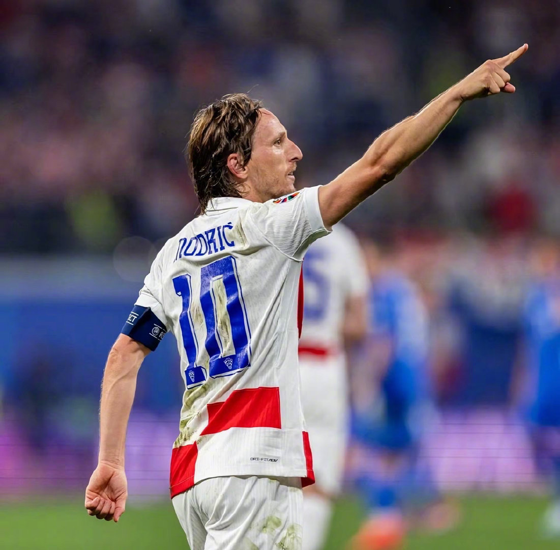 2021全锦赛获亚军！陈梦樊振东赛场携手，双向奔赴情谊令人动容