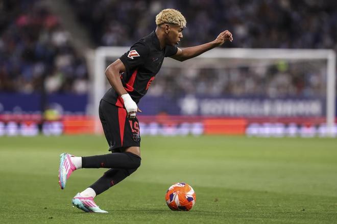 斯基拉：斯帕莱蒂要求尤文冬窗签中场指挥官和边后卫